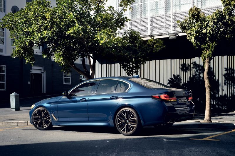 La BMW Série 5 hybride rechargeable