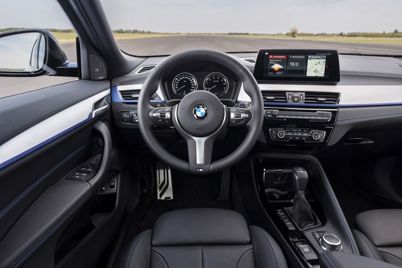 La BMW X2 xDrive25e