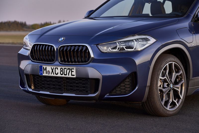 La BMW X2 xDrive25e