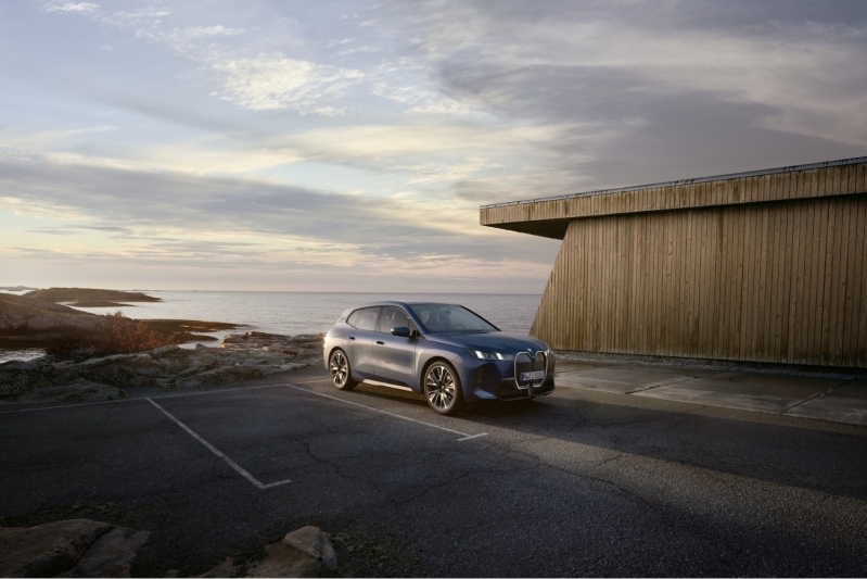 BMW iX