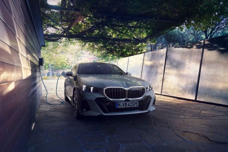 BMW I5