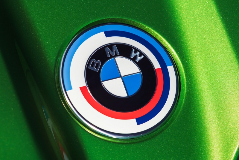 BMW M marque le lancement de l'année anniversaire.