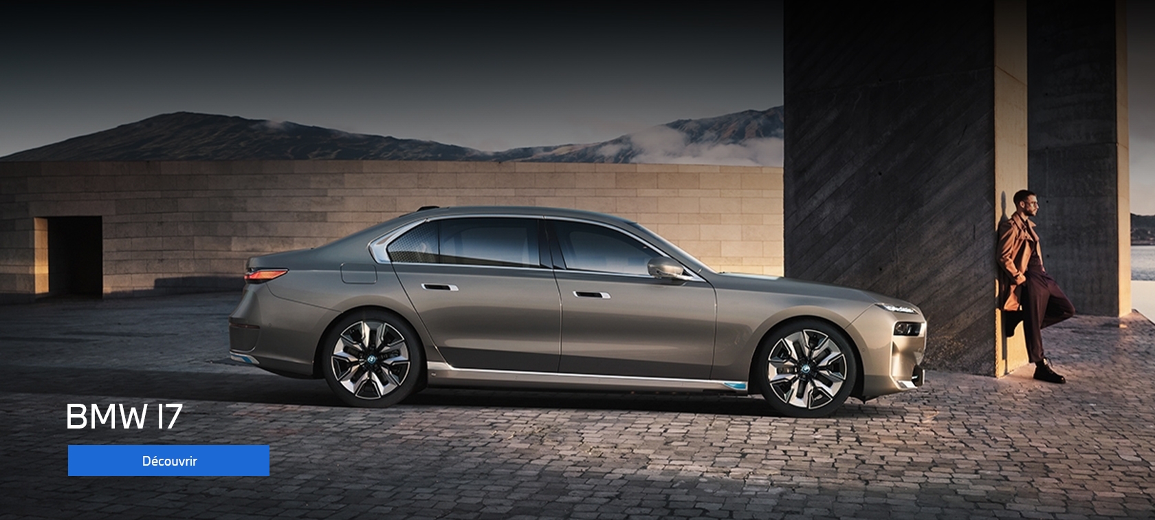 BMW i7.